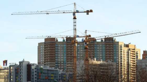 Минстрой не исключил очередной рост цен на жилье в России