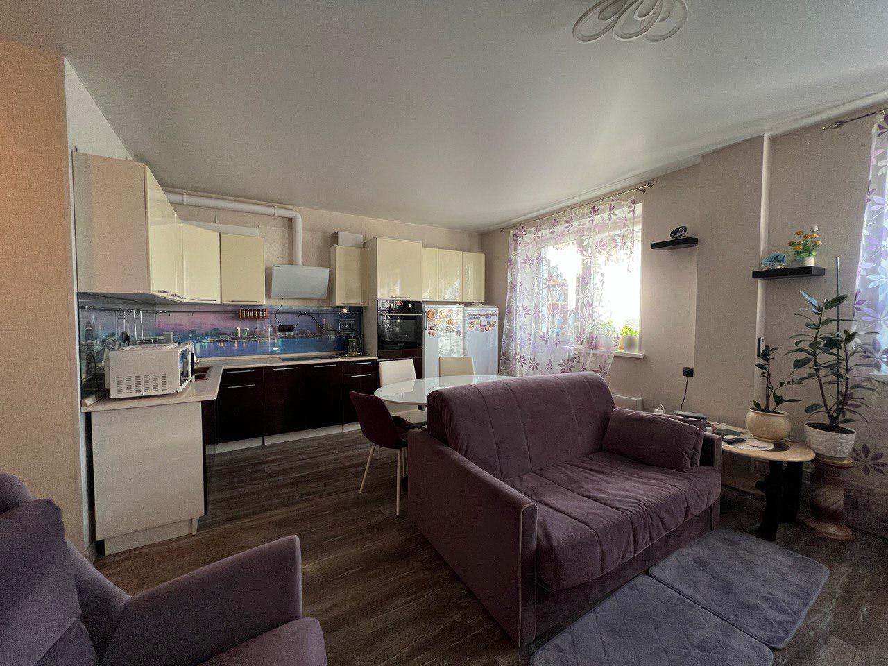 2 комн. квартира, 57 м², 8 этаж  (из 17)