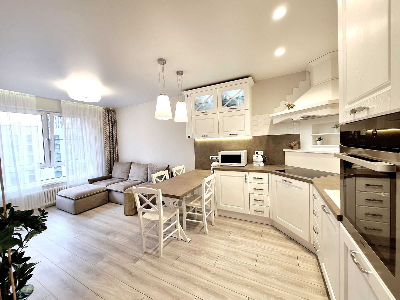 3 комн. квартира, 87 м², 8 этаж  (из 17)