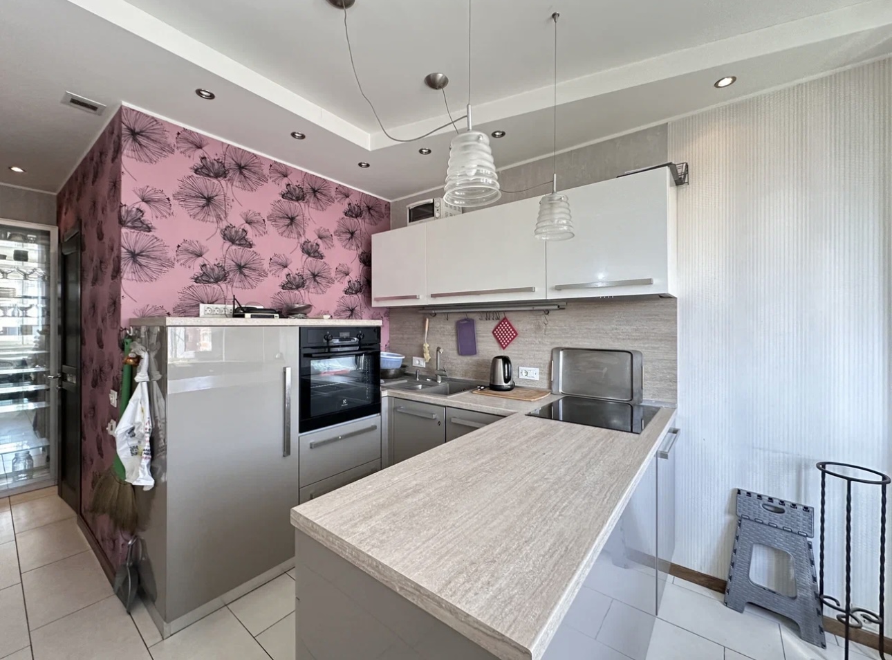 2 комн. квартира, 52.1 м², 13 этаж  (из 14)
