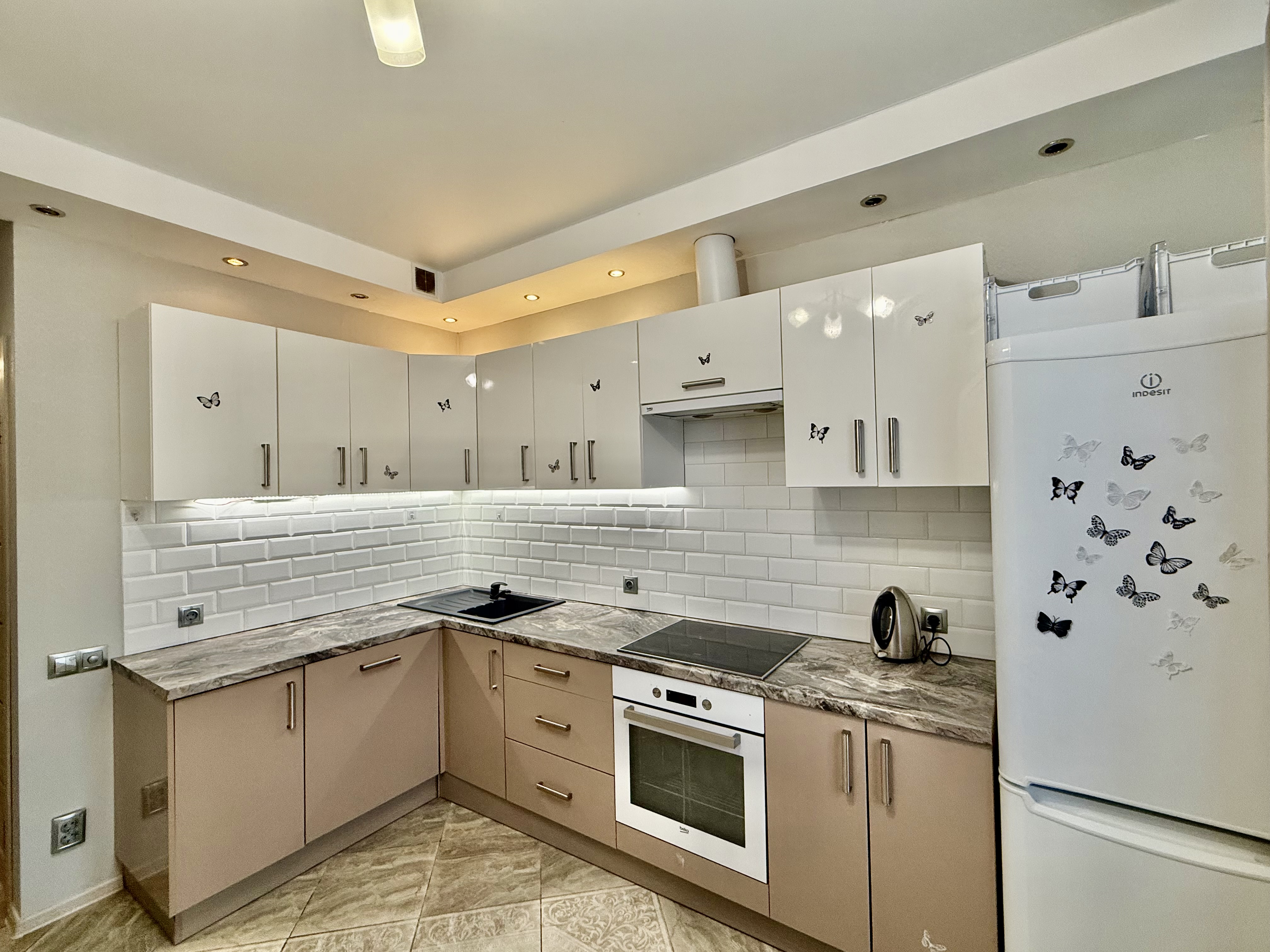 2 комн. квартира, 63.7 м², 2 этаж  (из 19)