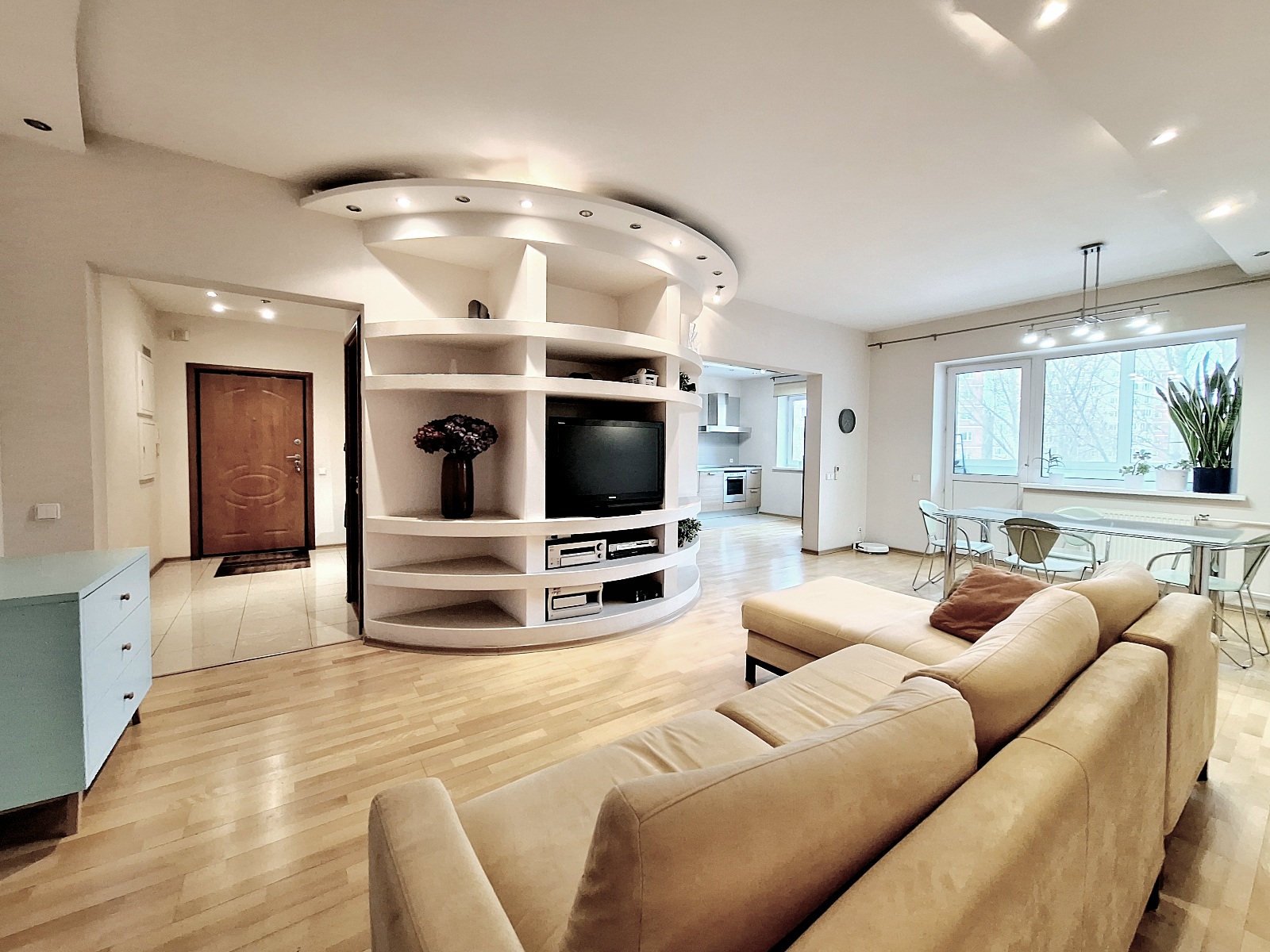 4 комн. квартира, 114 м², 4 этаж  (из 7)