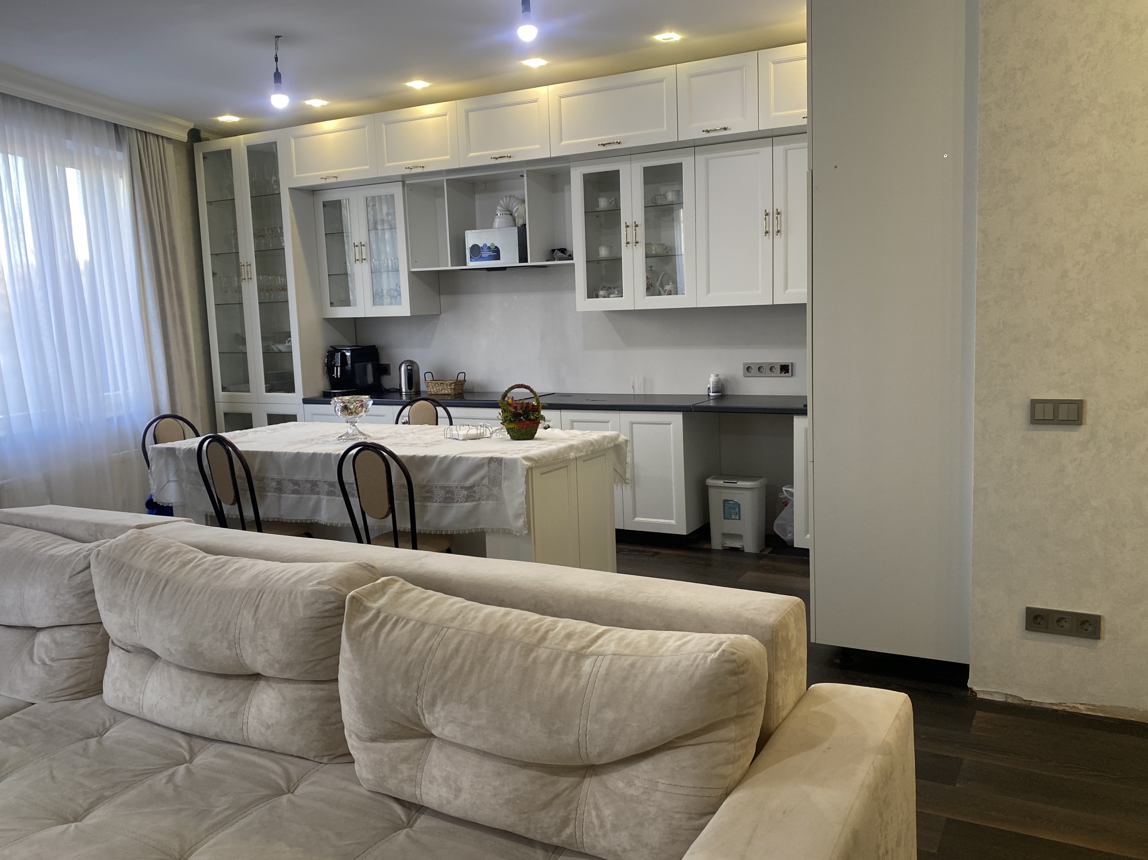 3 комн. квартира, 128.6 м², 2 этаж  (из 31)