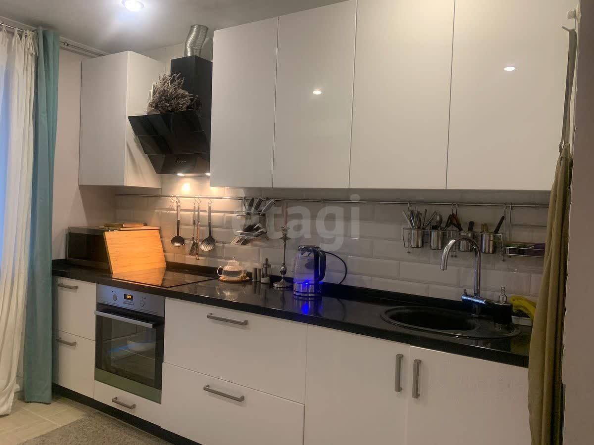 3 комн. квартира, 72.1 м², 16 этаж 