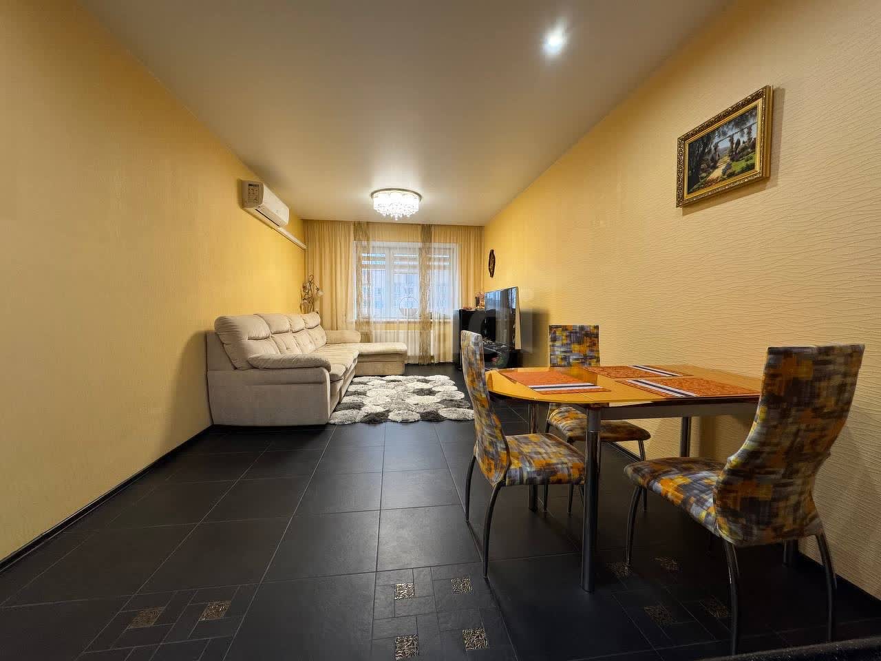 2 комн. квартира, 74.2 м², 15 этаж 
