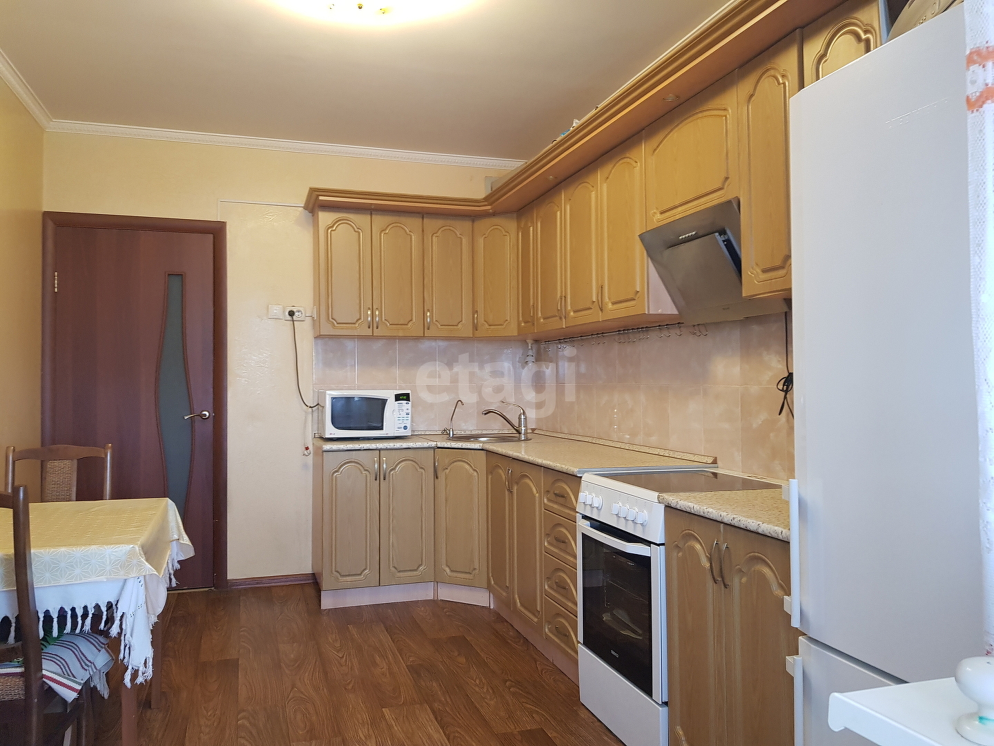2 комн. квартира, 77.8 м², 14 этаж 