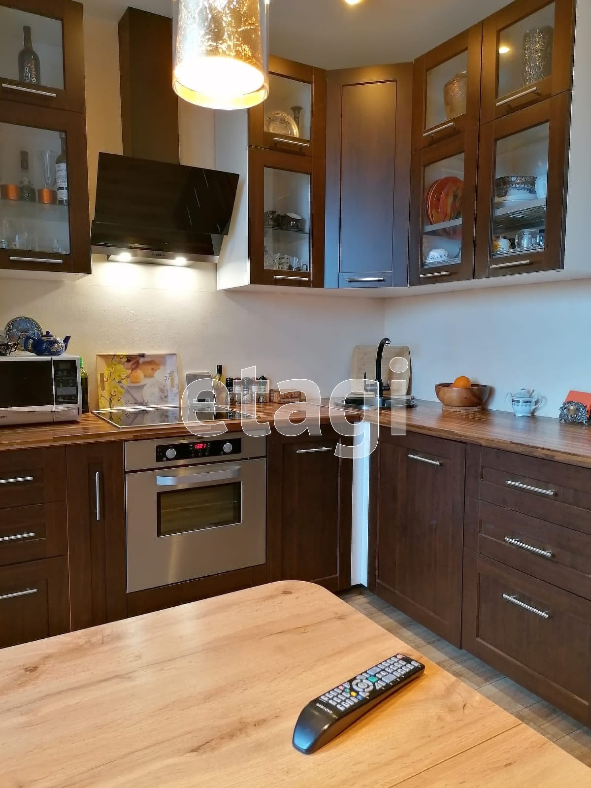 2 комн. квартира, 58.4 м², 17 этаж 