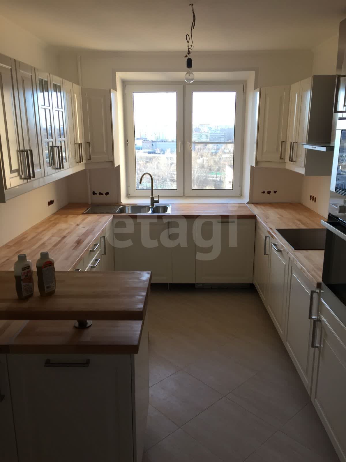 3 комн. квартира, 72 м², 14 этаж 