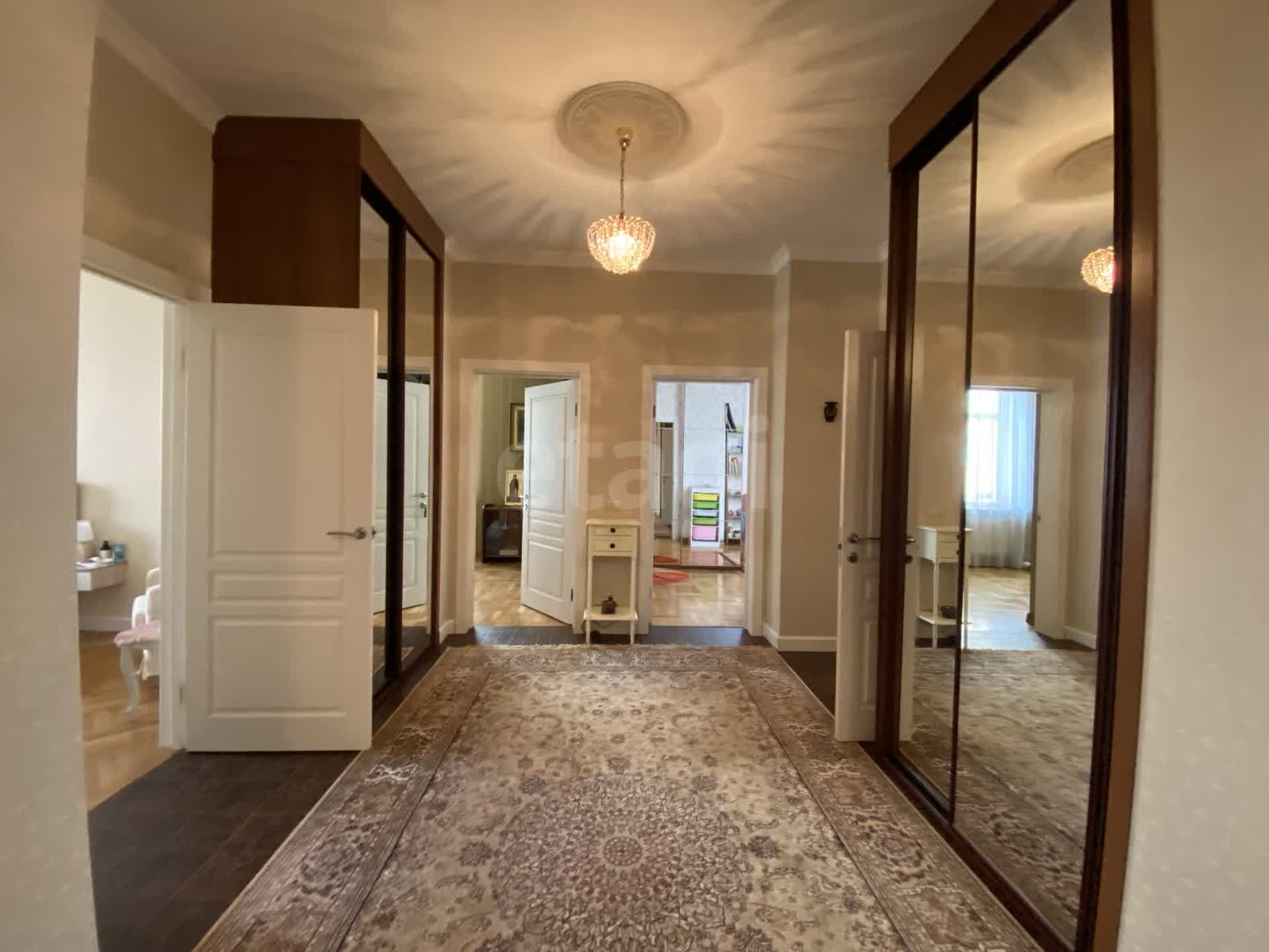 4 комн. квартира, 127.6 м², 4 этаж 