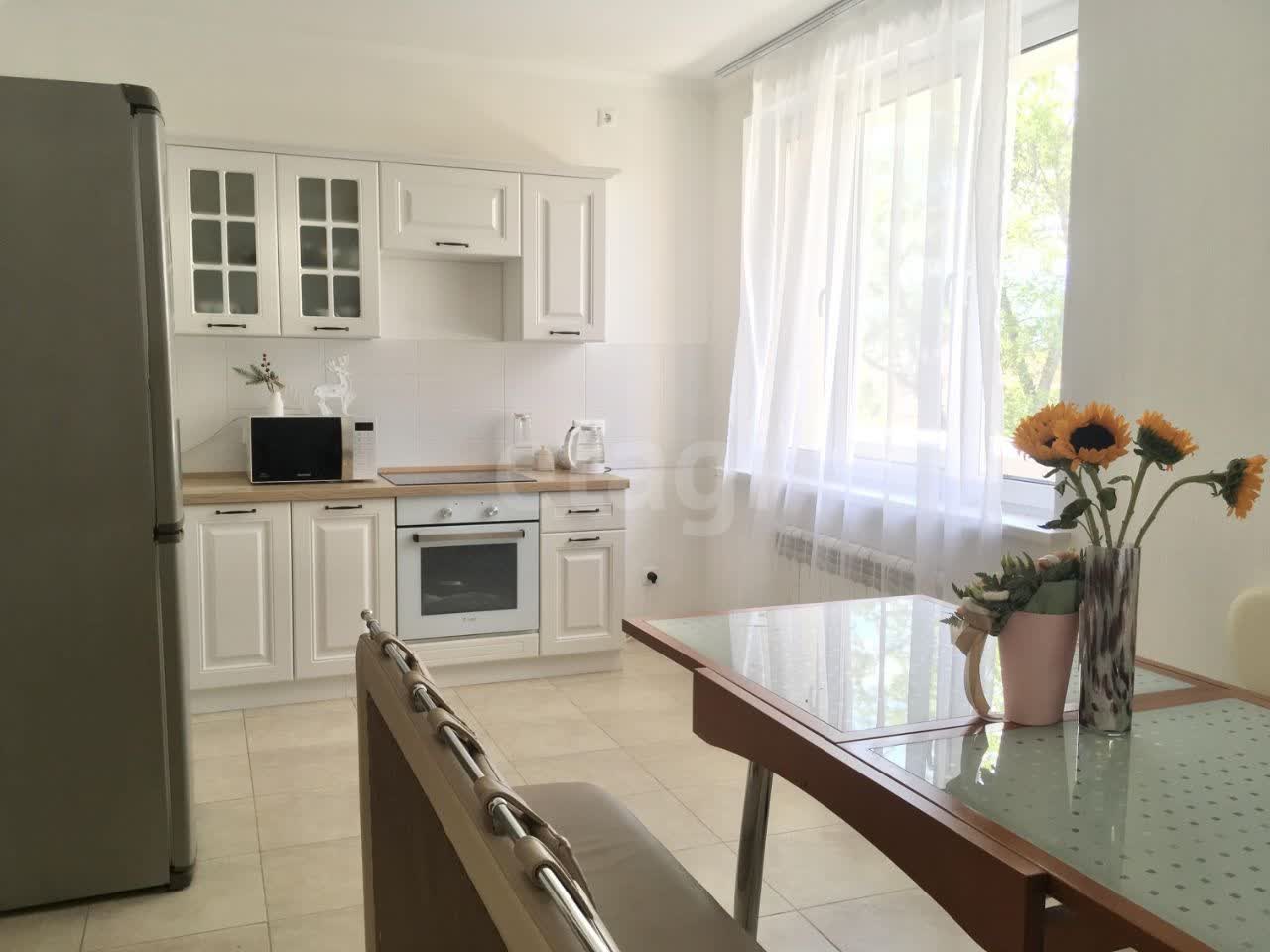 2 комн. квартира, 81.3 м², 2 этаж 
