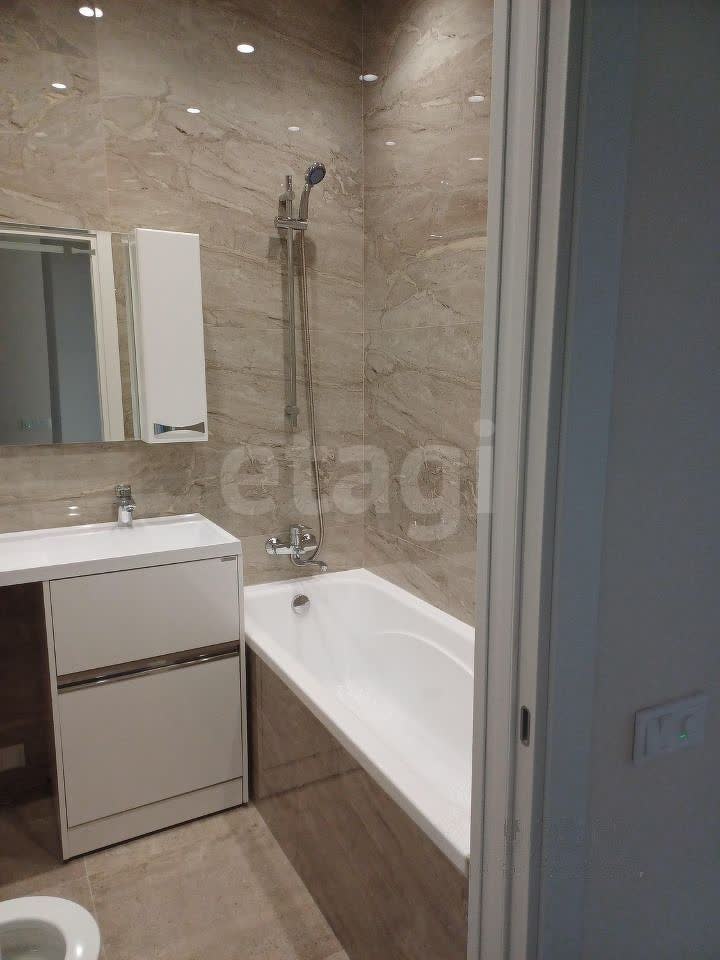 2 комн. квартира, 61.5 м², 19 этаж 