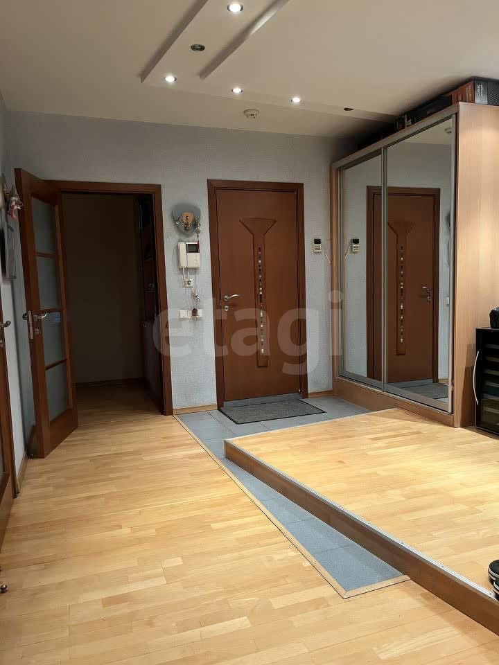 3 комн. квартира, 92 м², 8 этаж 
