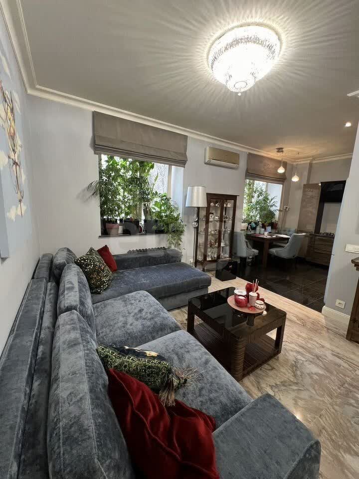 2 комн. квартира, 57 м², 2 этаж 