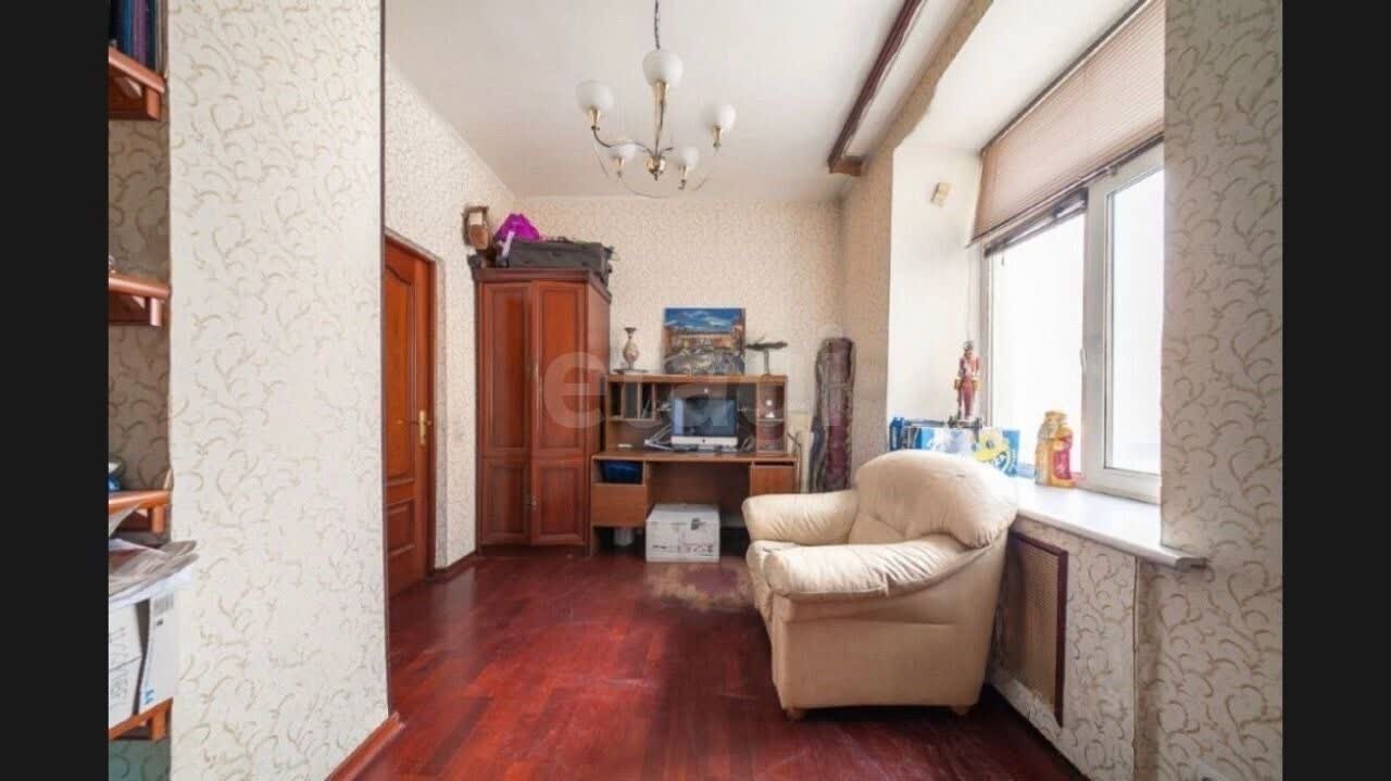 4 комн. квартира, 83 м², 2 этаж 