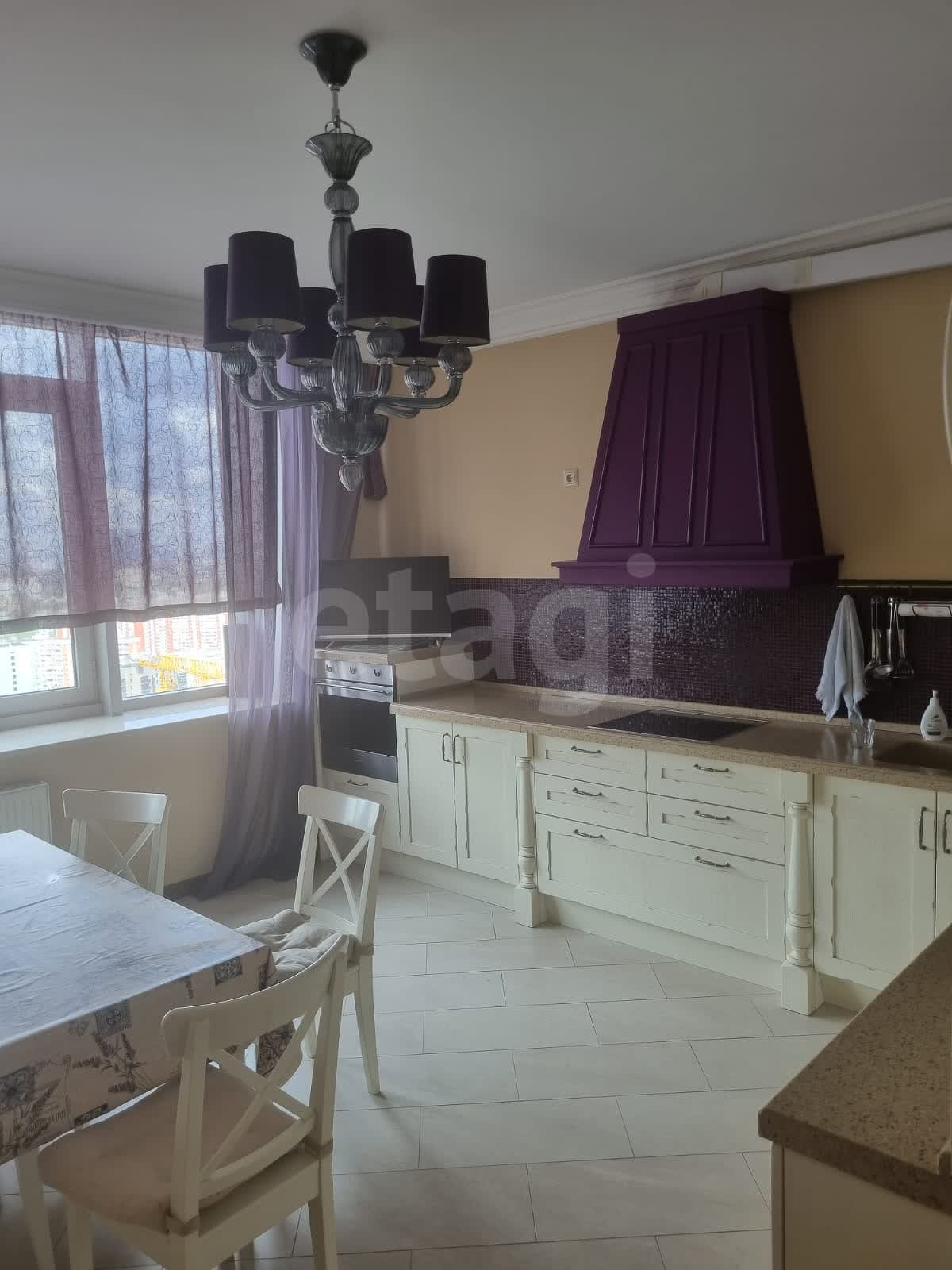 3 комн. квартира, 150 м², 25 этаж 