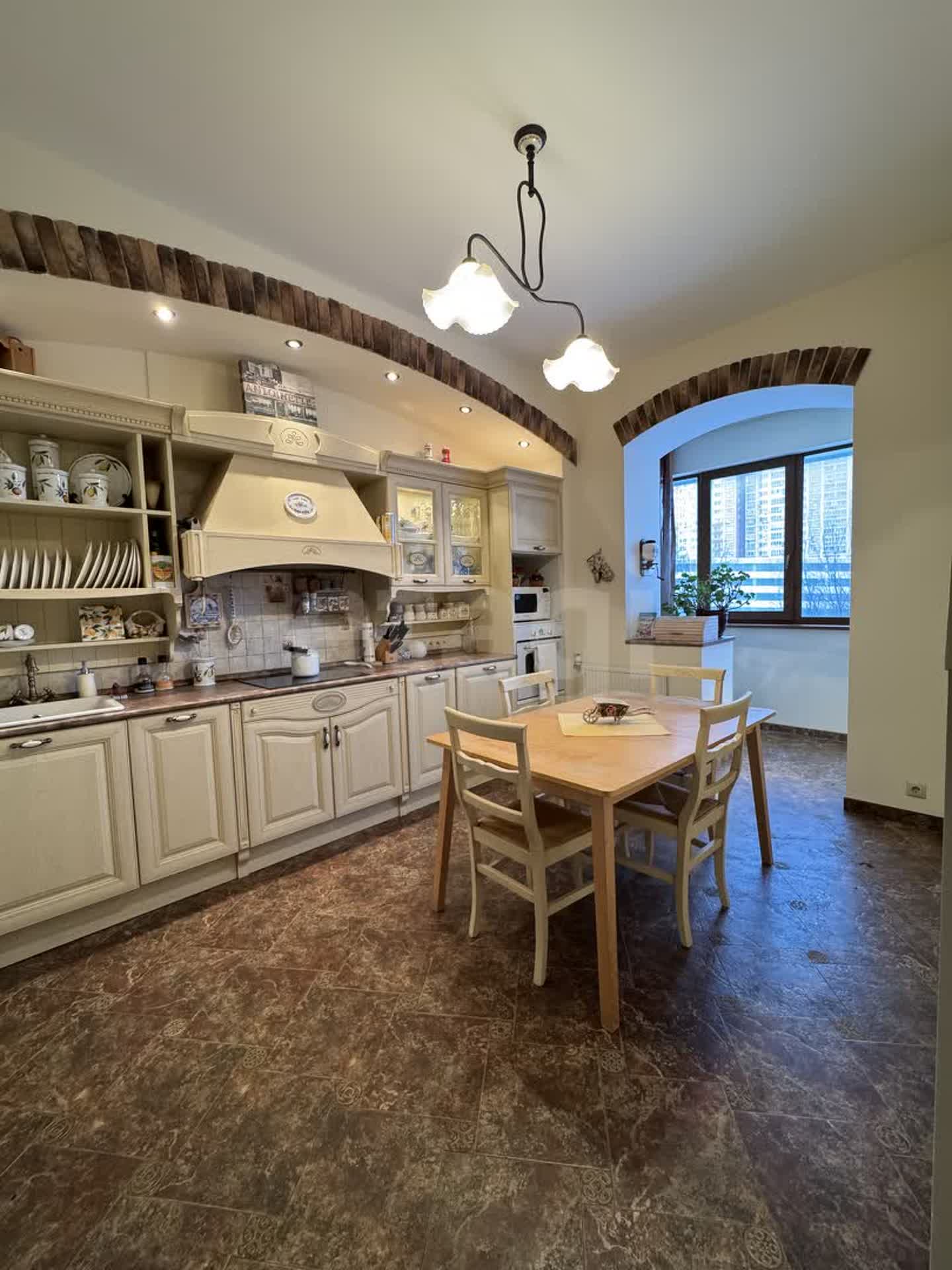 3 комн. квартира, 115 м², 3 этаж 