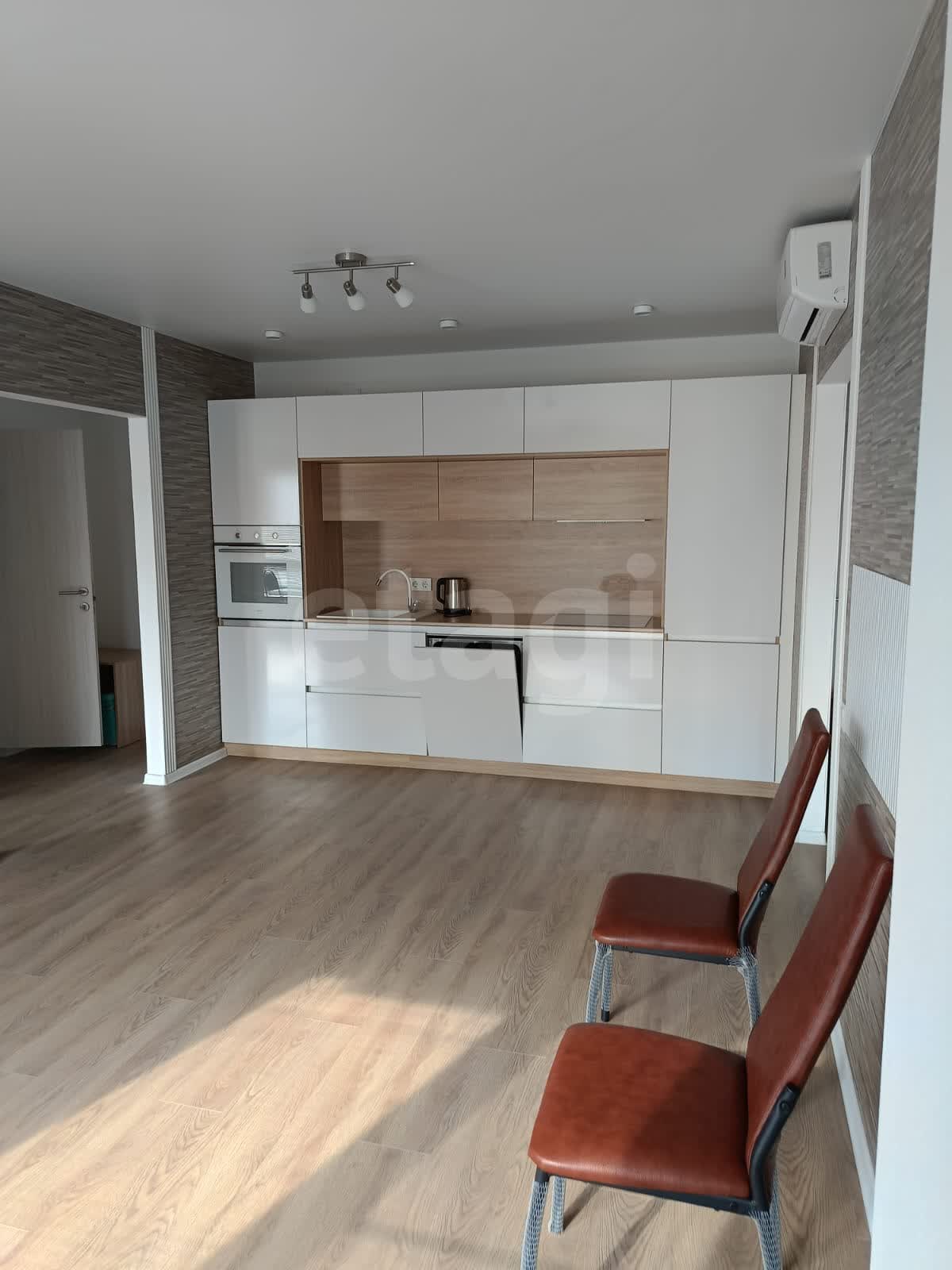3 комн. квартира, 58.2 м², 2 этаж 