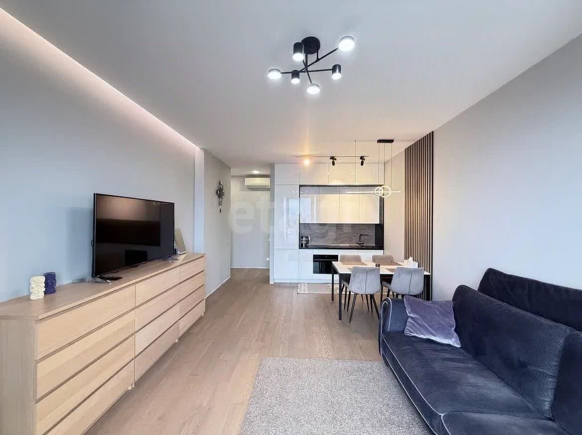 2 комн. квартира, 75.8 м², 20 этаж 