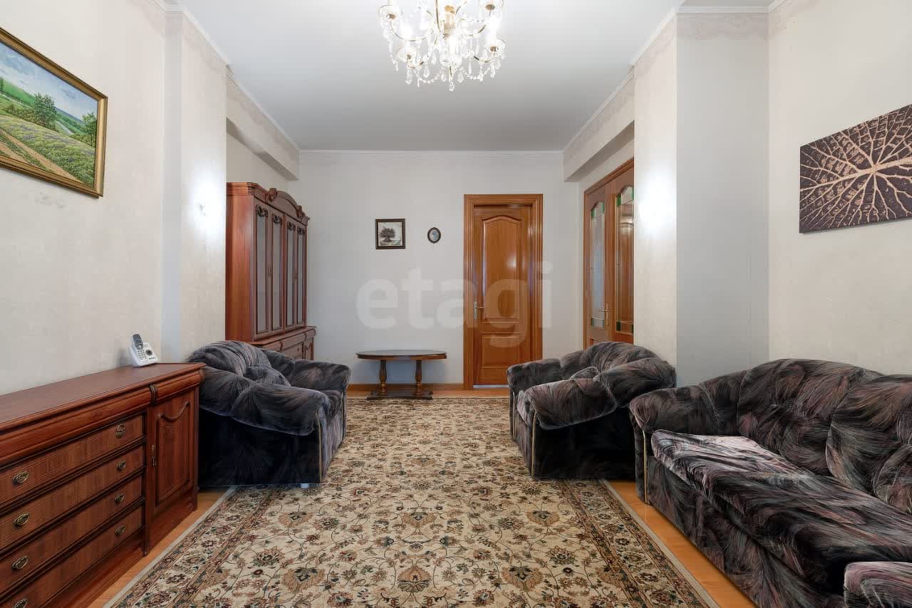 2 комн. квартира, 68.6 м², 4 этаж 