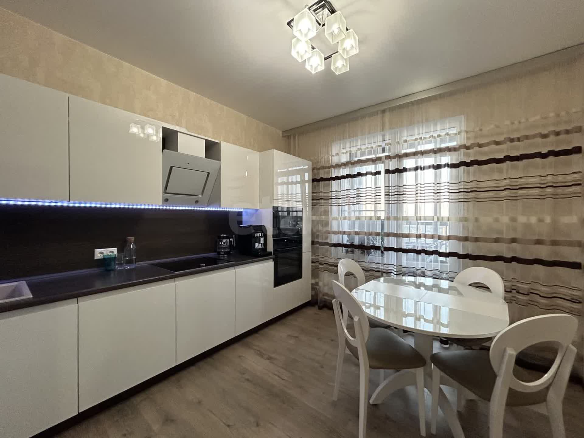 3 комн. квартира, 69.8 м², 22 этаж 