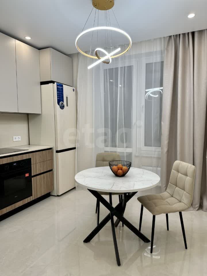 1 комн. квартира, 37.6 м², 17 этаж 