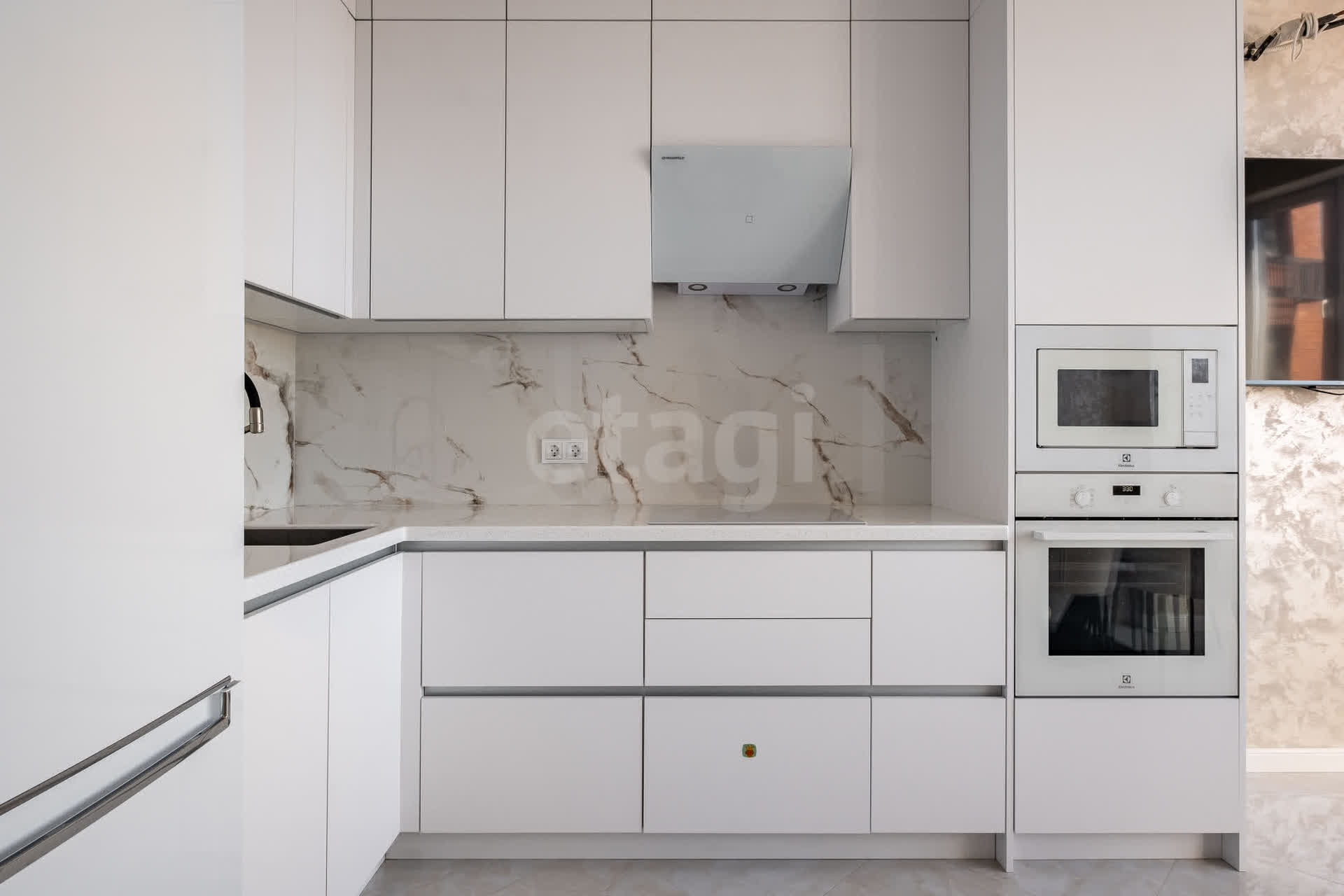 2 комн. квартира, 62.2 м², 13 этаж 