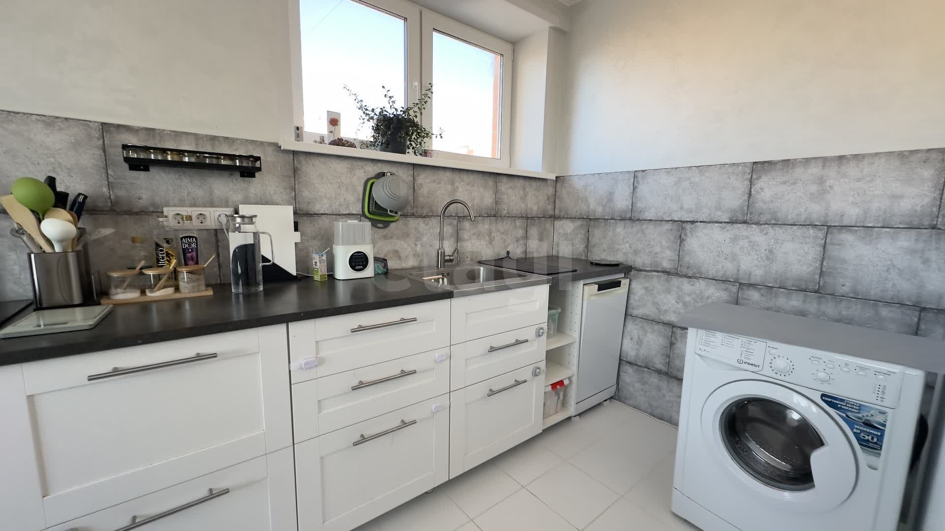 2 комн. квартира, 64.5 м², 14 этаж 