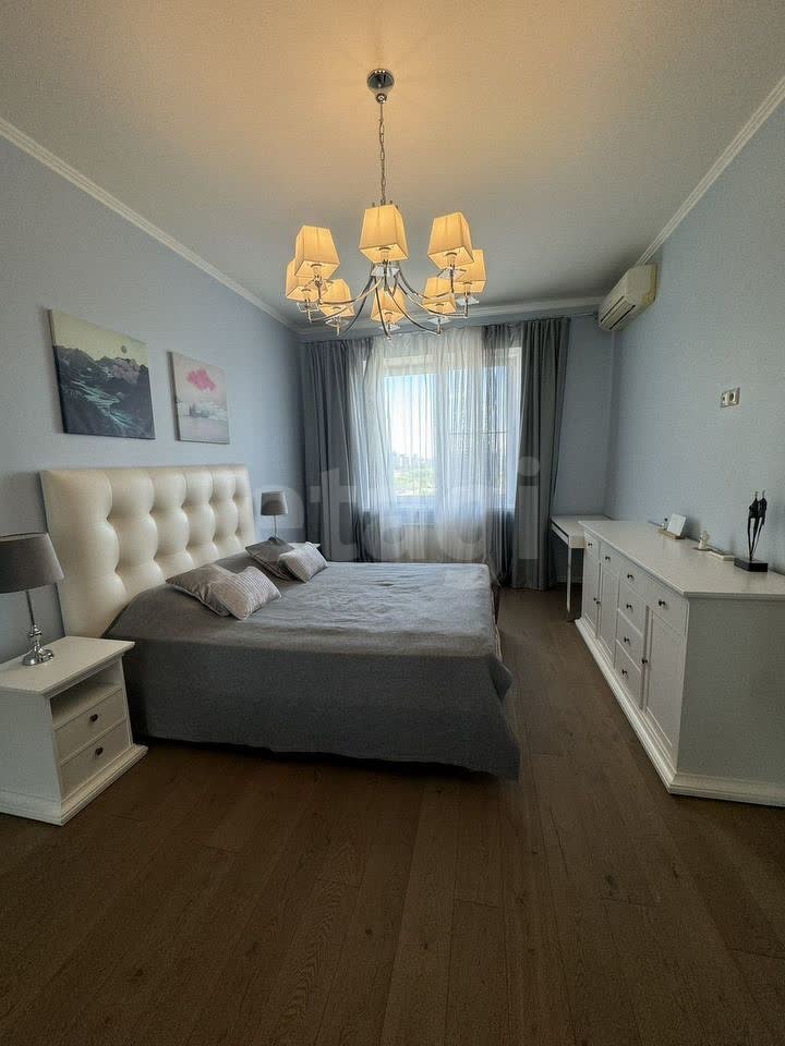 2 комн. квартира, 82.8 м², 18 этаж 
