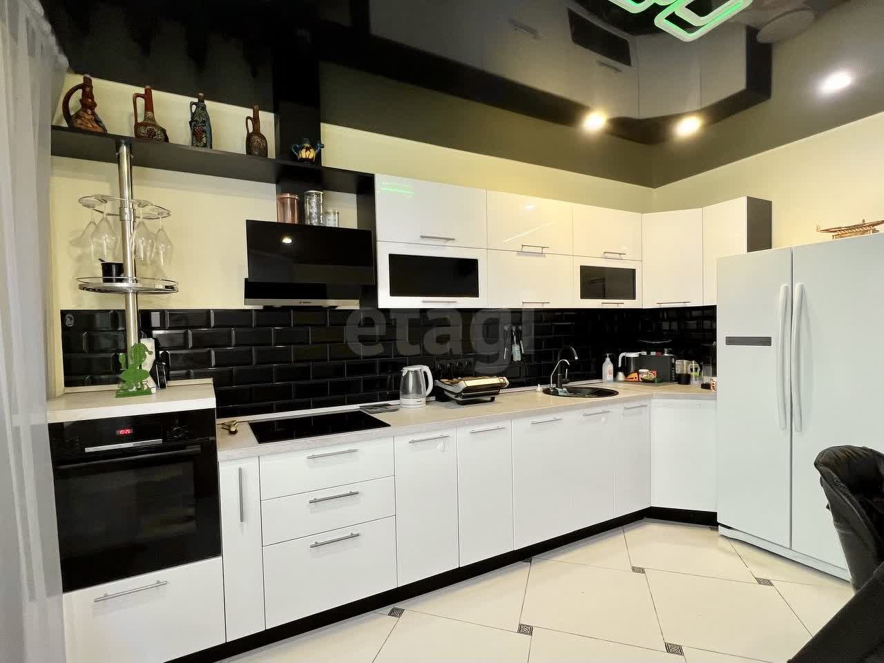 2 комн. квартира, 72.4 м², 17 этаж 
