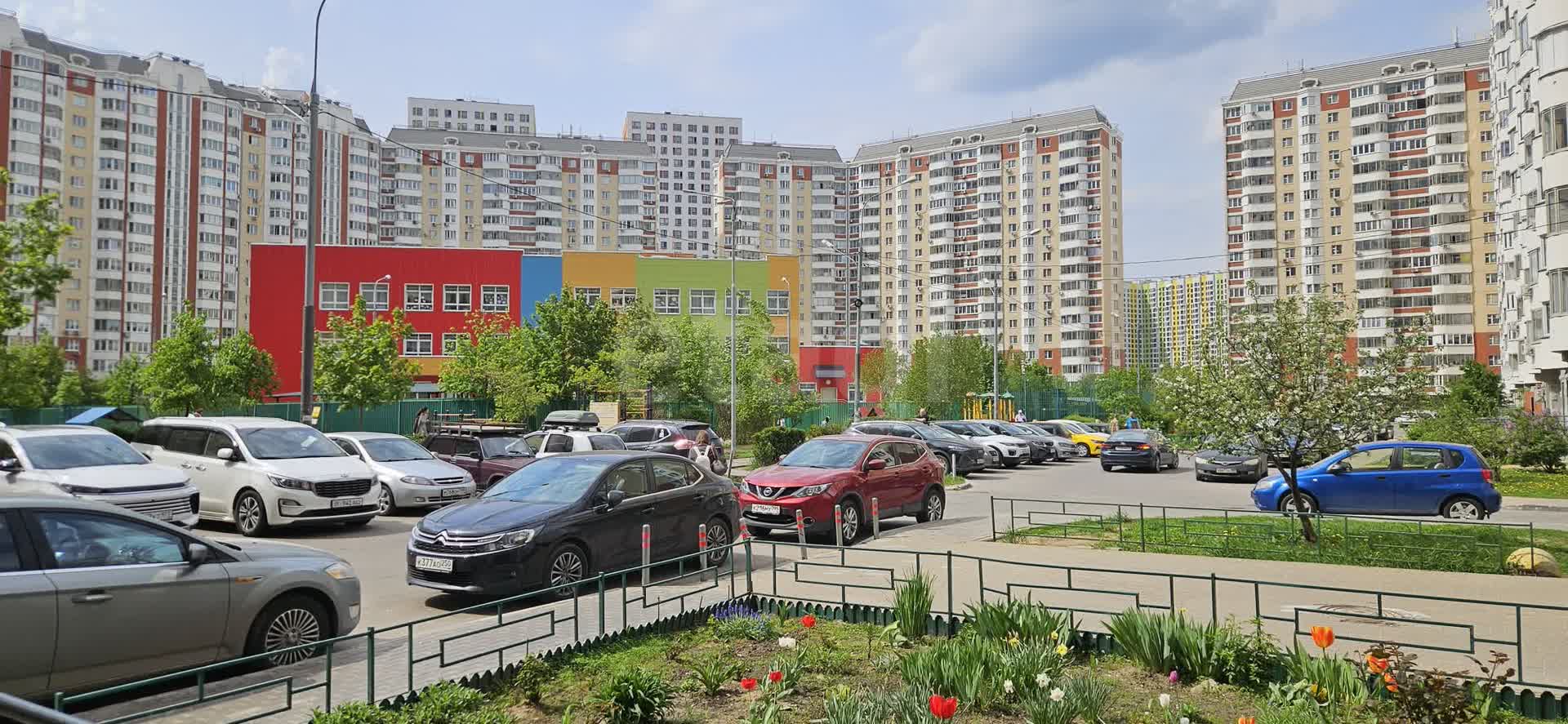 2 комн. квартира, 57.2 м², 19 этаж 