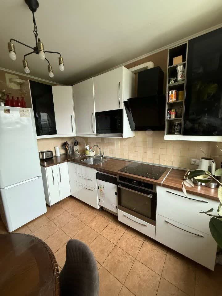 2 комн. квартира, 63.7 м², 10 этаж 