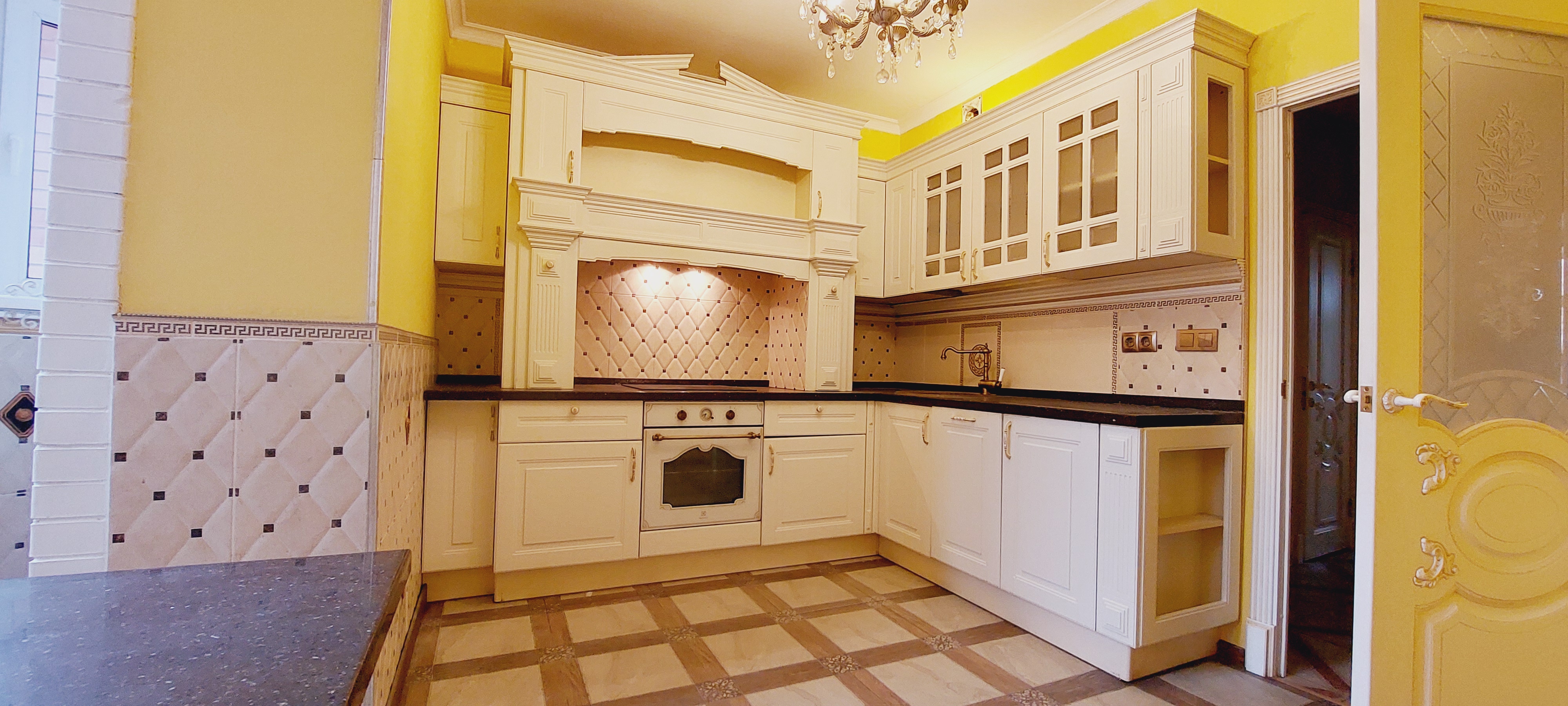 3 комн. квартира, 76 м², 3 этаж  (из 8)
