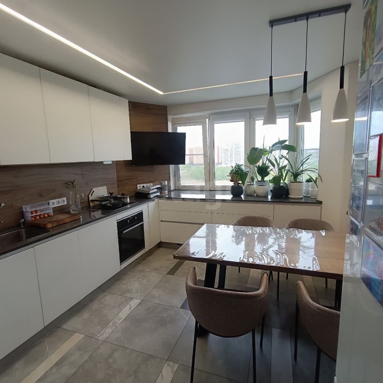 4 комн. квартира, 94 м², 8 этаж 