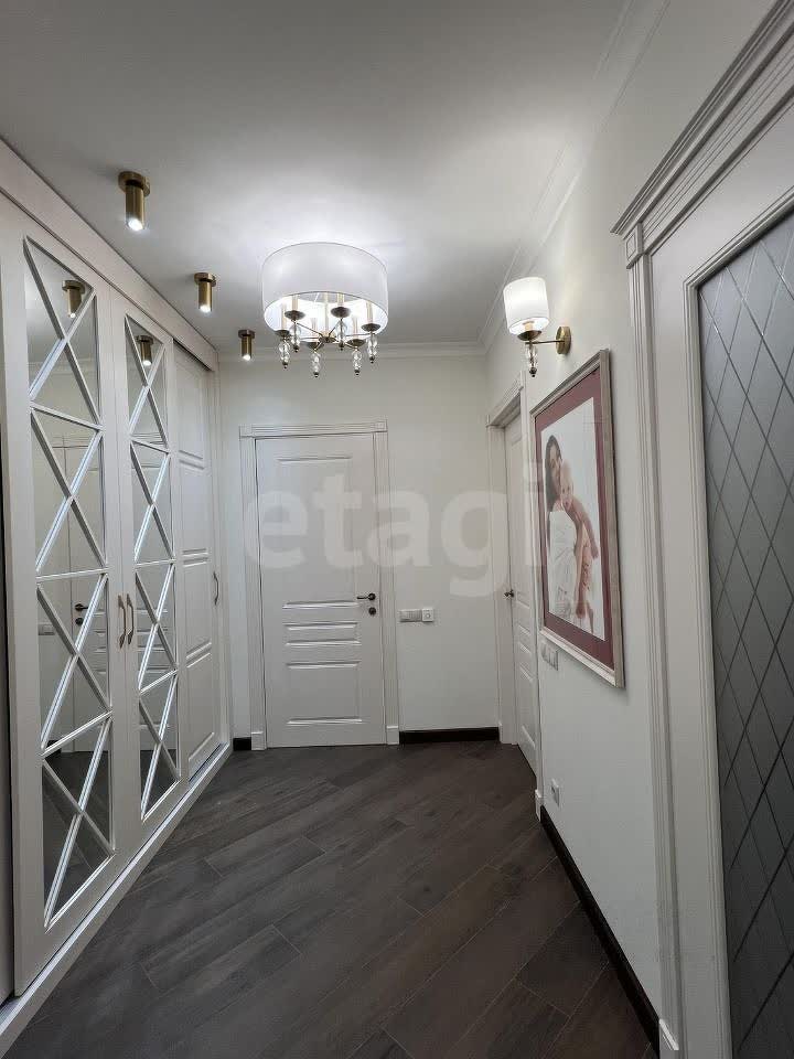 3 комн. квартира, 77.2 м², 28 этаж 