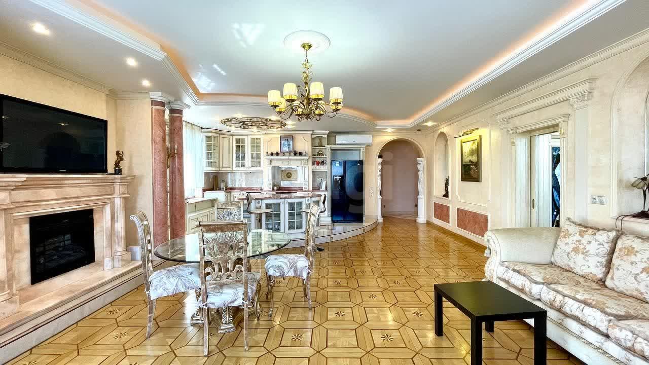 3 комн. квартира, 130.4 м², 16 этаж 