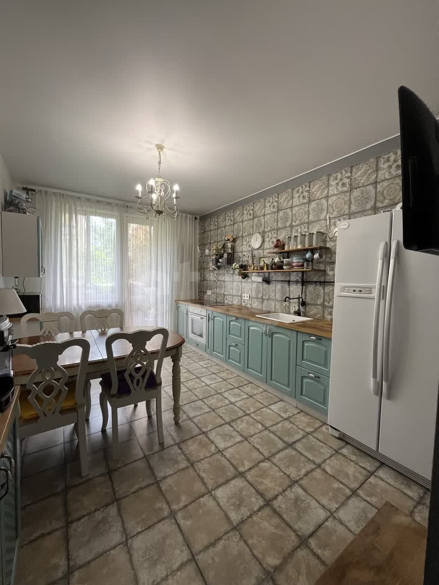 3 комн. квартира, 79.6 м², 1 этаж 