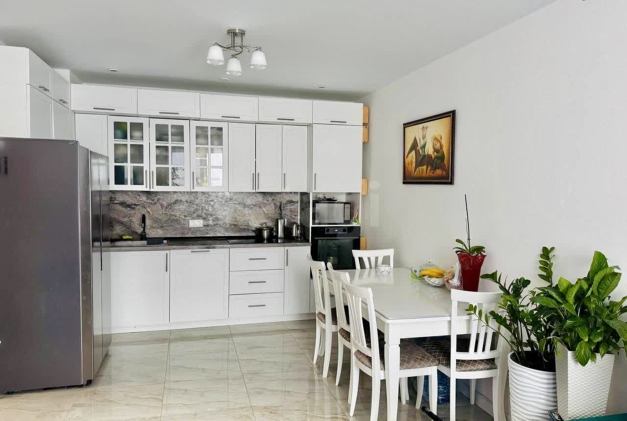 3 комн. квартира, 77.8 м², 20 этаж 