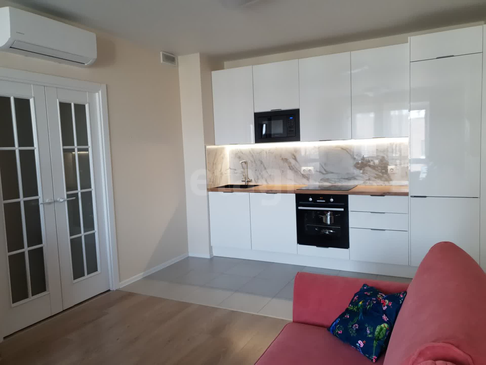 3 комн. квартира, 77.3 м², 23 этаж 