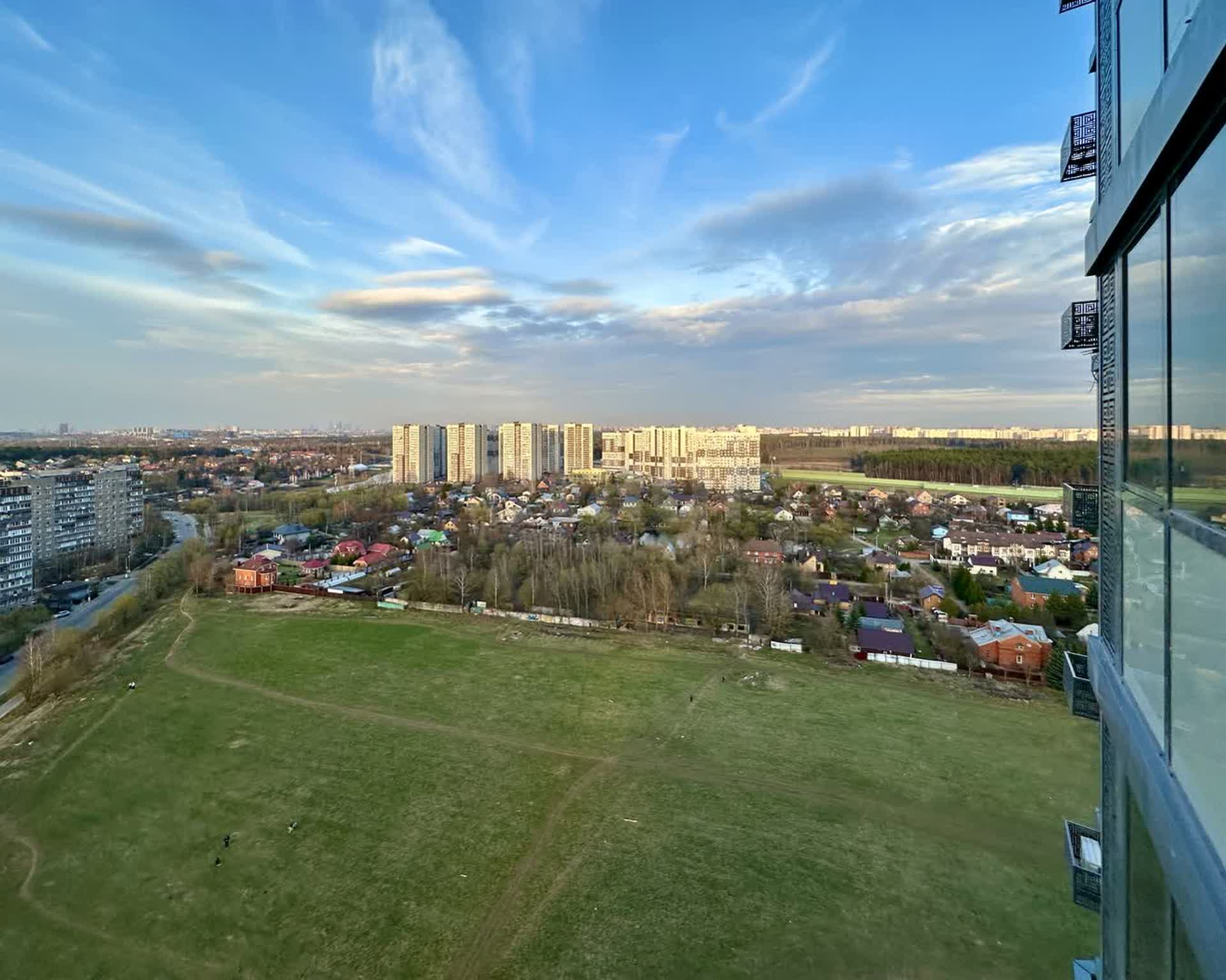 2 комн. квартира, 70.6 м², 19 этаж 
