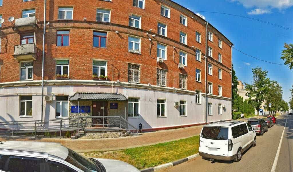 3 комн. квартира, 80 м², 2 этаж 