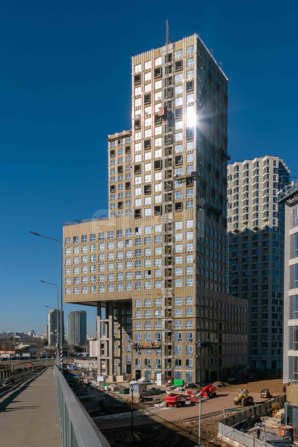 3 комн. квартира, 80.3 м², 27 этаж 