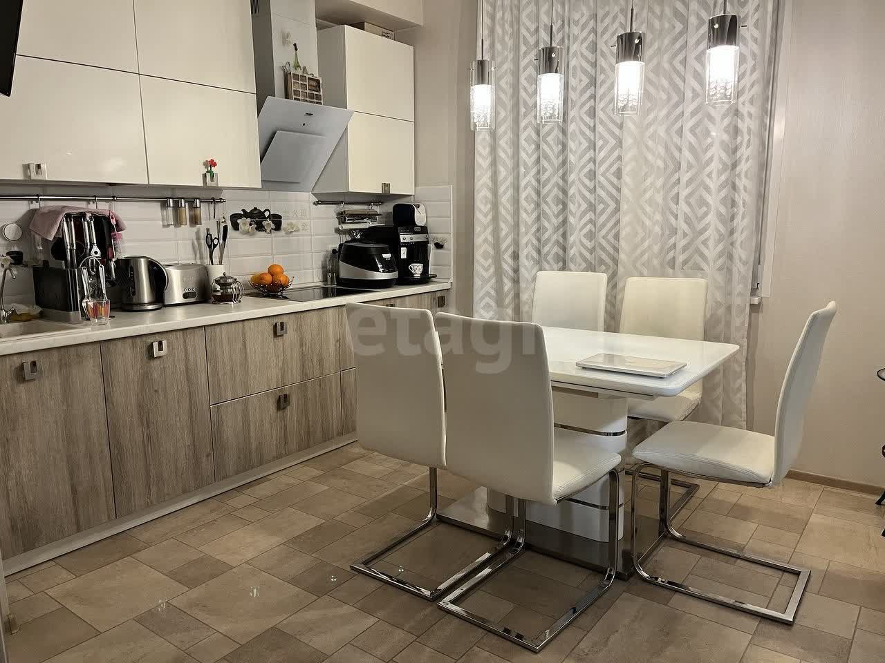 2 комн. квартира, 58 м², 16 этаж 