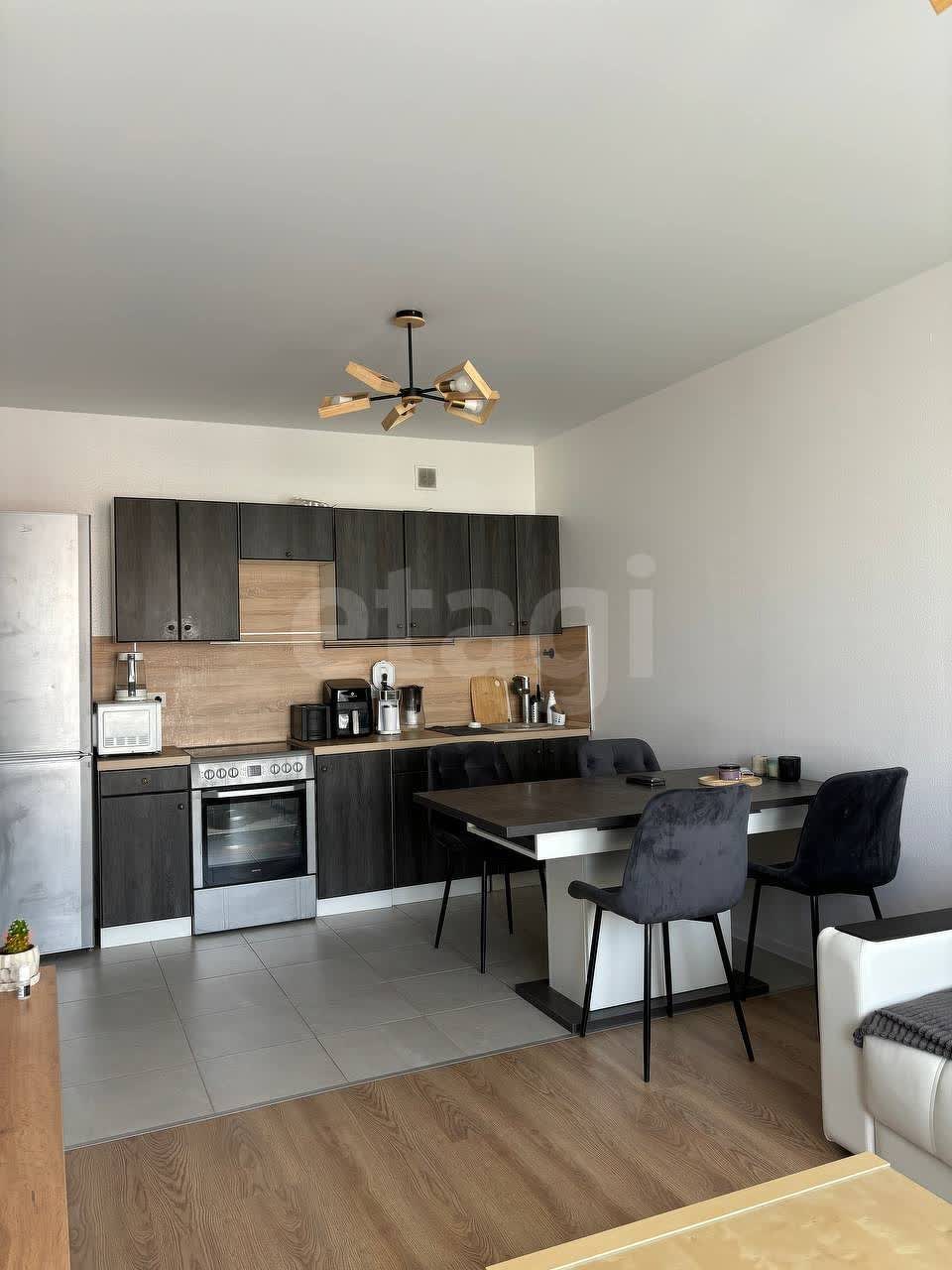 2 комн. квартира, 55.6 м², 16 этаж 