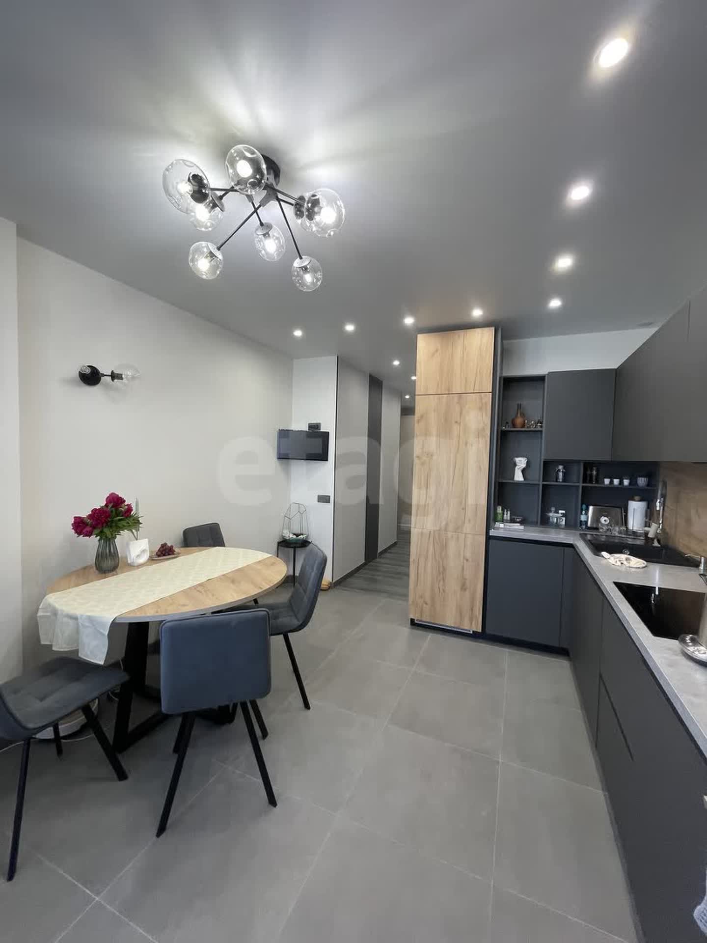3 комн. квартира, 85 м², 16 этаж 