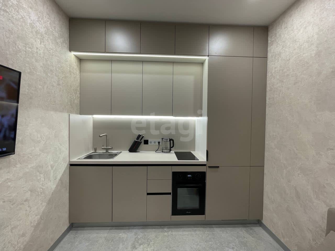 2 комн. квартира, 42.6 м², 16 этаж 