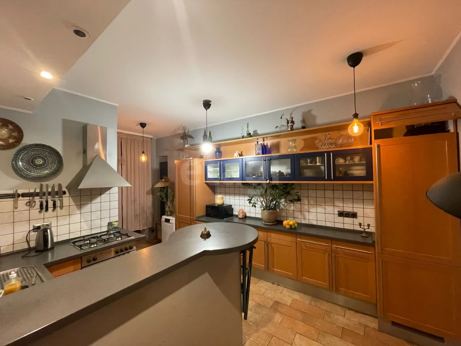 2 комн. квартира, 75 м², 8 этаж 