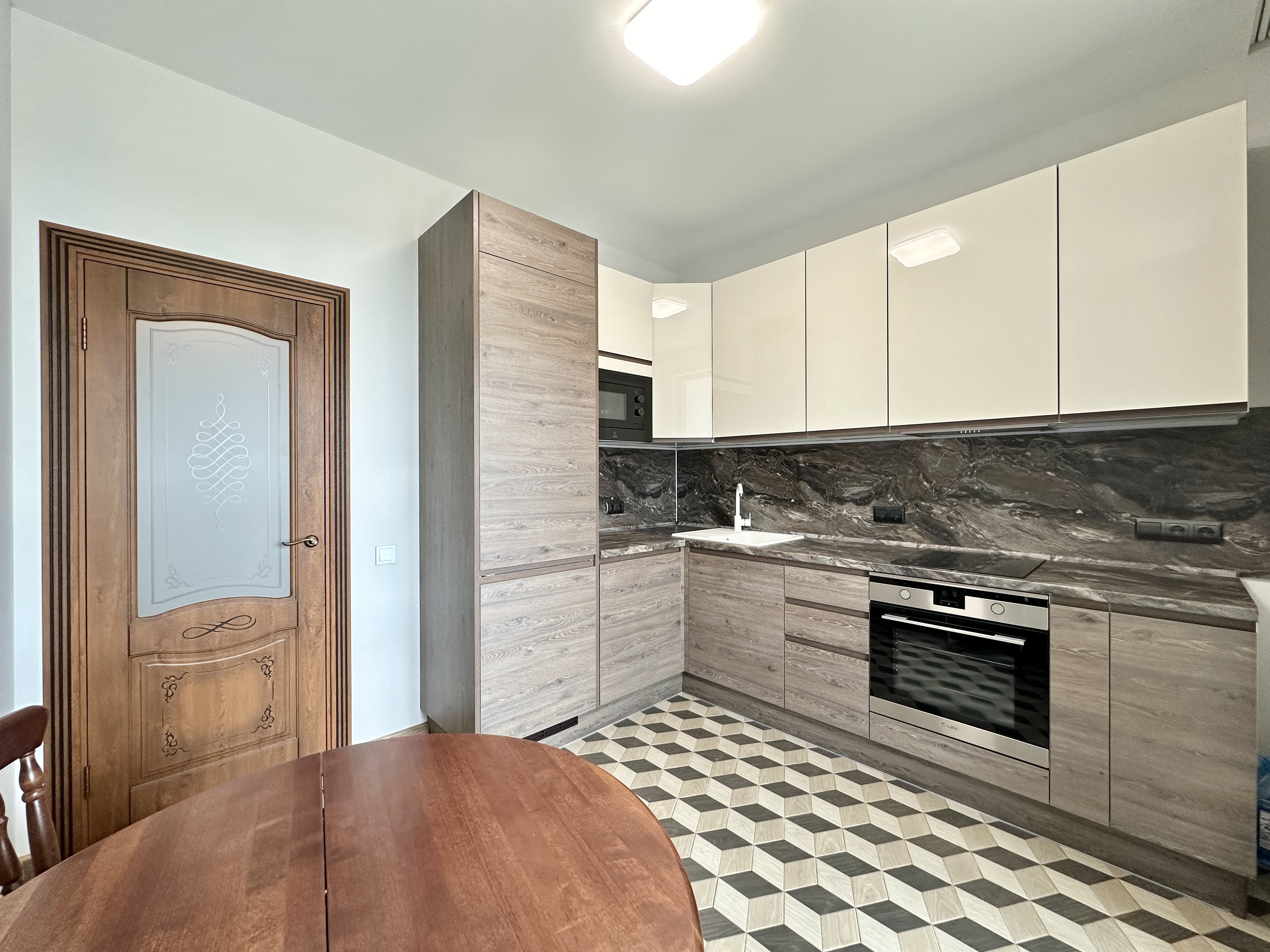 1 комн. квартира, 37.7 м², 18 этаж  (из 25)