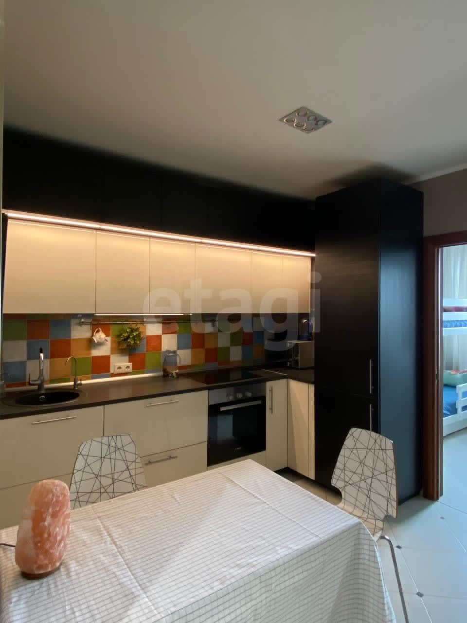 1 комн. квартира, 50.3 м², 19 этаж 