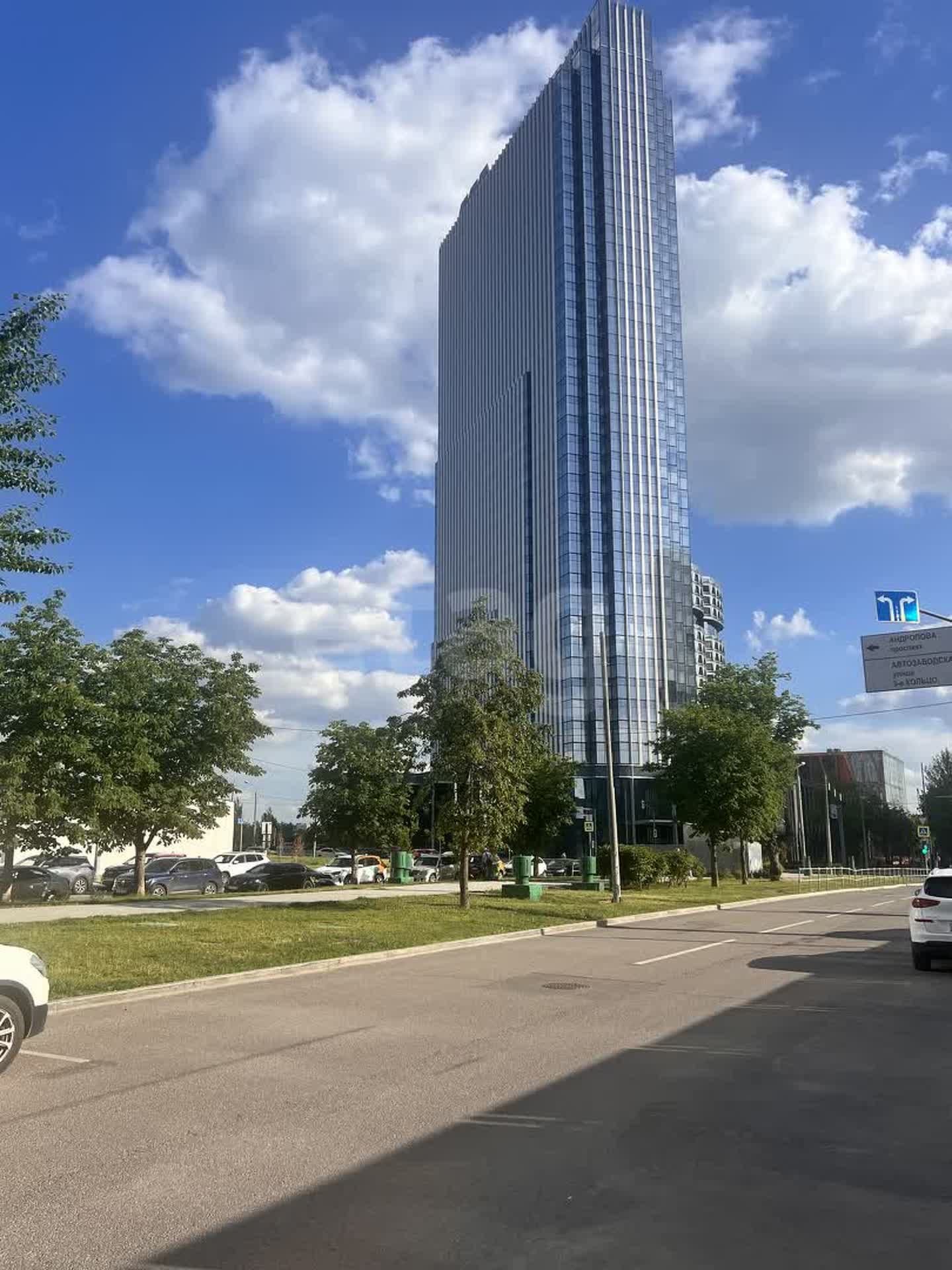 2 комн. квартира, 60.8 м², 37 этаж 