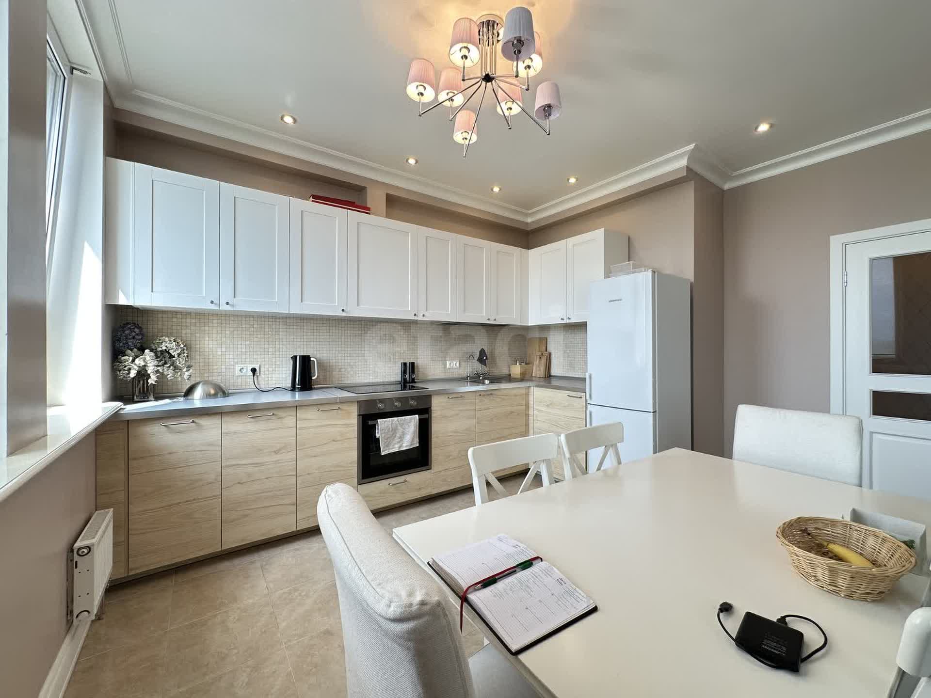 3 комн. квартира, 92.4 м², 17 этаж 